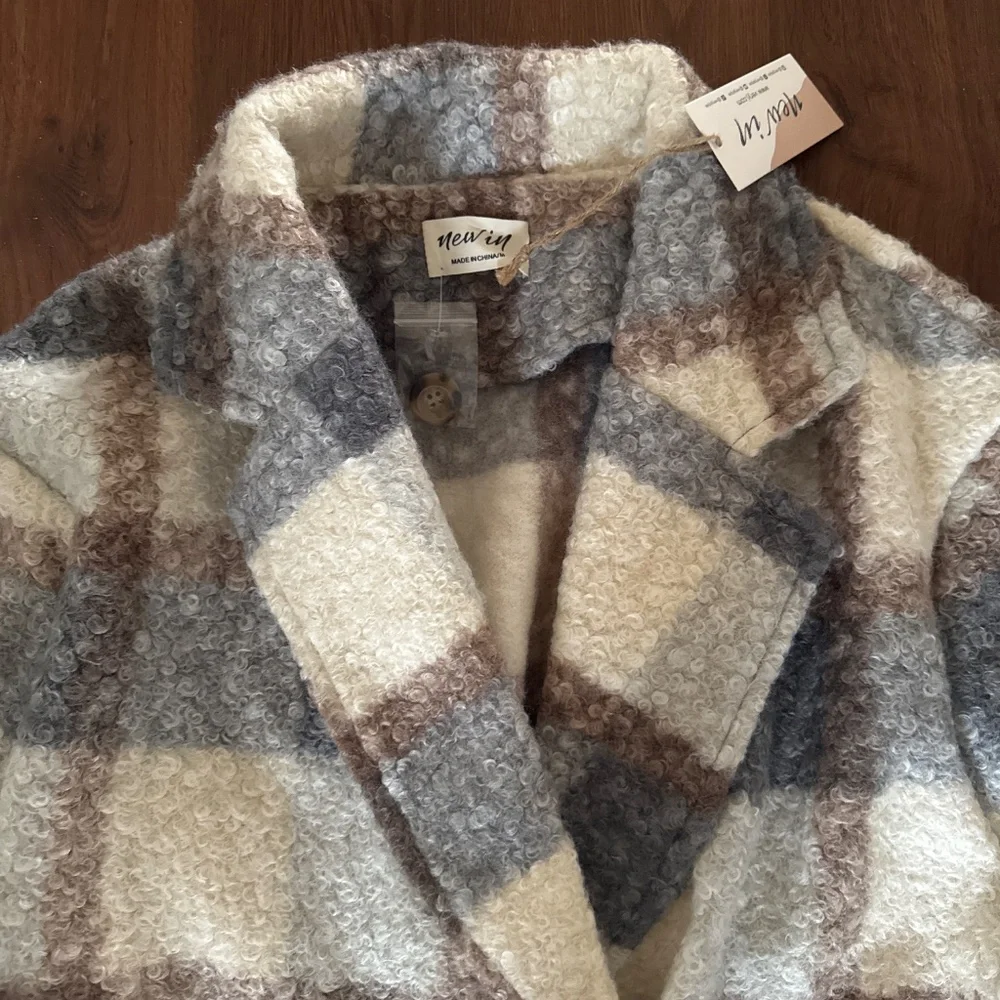 New In Coat - Picture 2 of 2